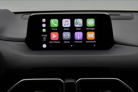 Mazda se sube al carro y ya ofrece integración de Apple CarPlay y Android Auto en sus coches