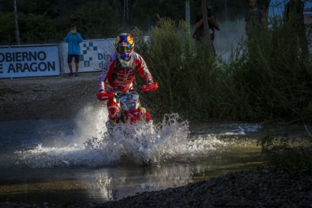 Joan Barreda arrasa para ganar su tercera Baja Aragón, Joan Lascorz se impone en su categoría