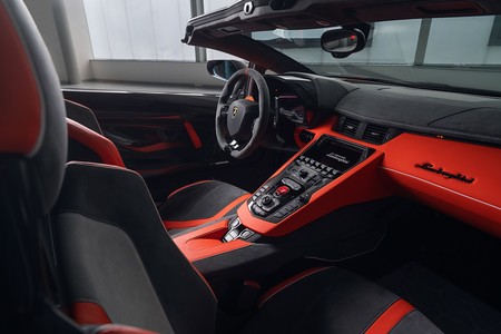 Lamborghini Aventador Svj Roadster 63 Y Huracan Evo Gt 15