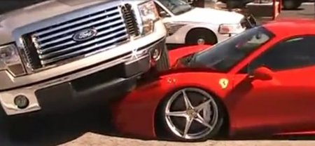 Dolorpasion™: Ferrari 458 Italia aplastado por un Ford F-150