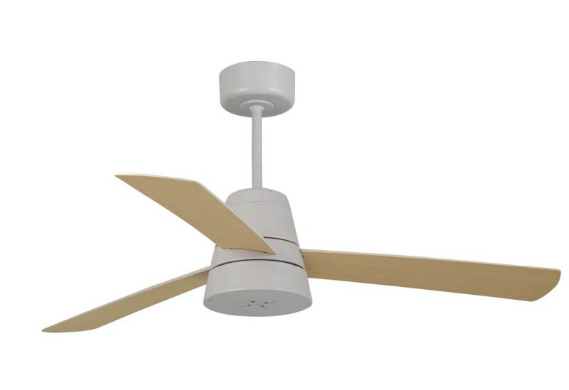 Este ventilador de techo de SÛLION cuenta con un nebulizador incorporado para mejorar la temperatura en casa