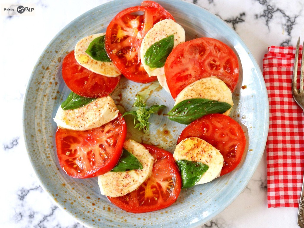Ensalada caprese, la sencilla (y ligera) receta italiana lista en cinco minutos