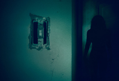 'Nunca apagues la luz', el ridículo se carga el terror