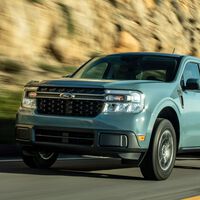 Ford, que está "completamente sobrepasado con la demanda de vehículos eléctricos", teme más la escasez de baterías que de chips