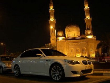 Coche blanco Dubai