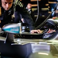 Jorge Lorenzo ya rueda a los mandos del Mercedes F1