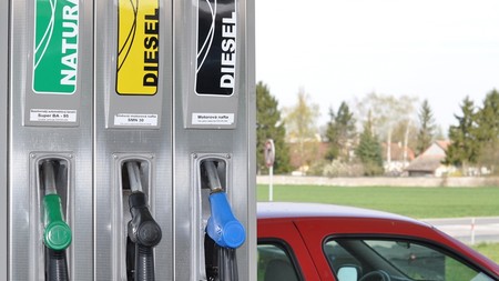 Precauciones para evitar contagios en una gasolinera