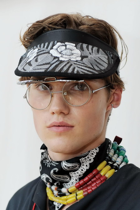 En primavera, estos tres accesorios salidos de las pasarelas te protegerán del sol con estilo