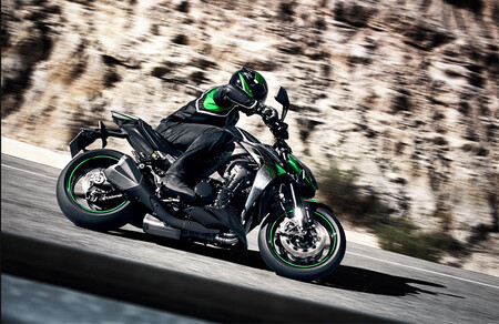 Kawasaki Z1000 1