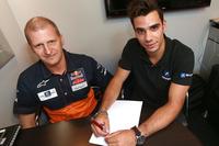 Miguel Oliveira firma con el Red Bull KTM Ajo