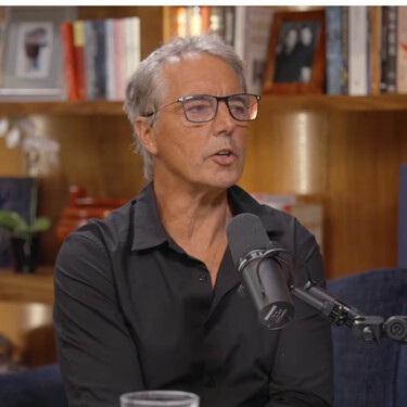 Dan Buettner, experto en longevidad: "Desayuno copos de cocción lenta con unas pocas almendras, dátiles, bebida de soja y un poco de sirope de arce. Es el desayuno perfecto de las zonas azules"