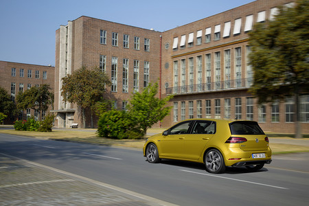 Volkswagen Golf 7 estrena paquete R-Line
