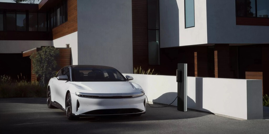 Al rival de Tesla en EEUU se le complica salir del "valle de la muerte": ya acumula más de 13.000 millones de dólares en pérdidas