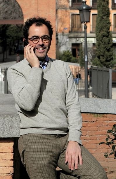 Entrevistamos a Gerardo Olaverry el creador de 'Sin Clon ni Son'.