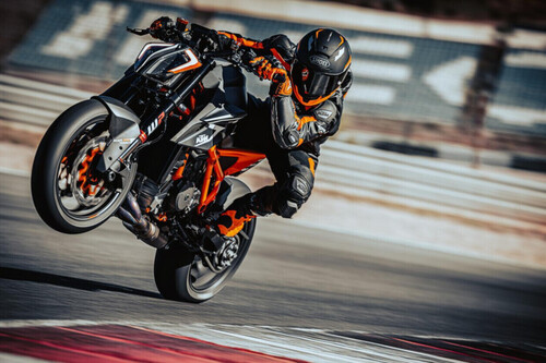 KTM 1