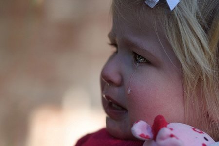 Las bromas pesadas de los adultos a los niños