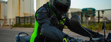 No, el airbag en moto ni es ni va a ser obligatorio en España. La DGT lo ha desmentido, y lo mismo para el resto de Europa