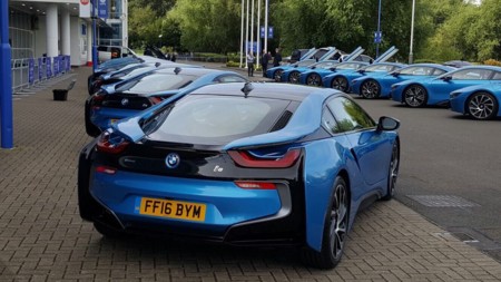 ¿Cuál será mi BMW i8? Los jugadores del Leicester City se vuelven locos para encontrar sus coches