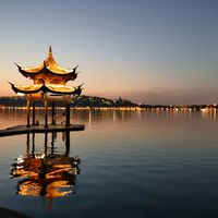 La nueva Gran Muralla china está bajo el mar: un muro gigantesco para protegerse de los submarinos de EEUU con robots e IA 