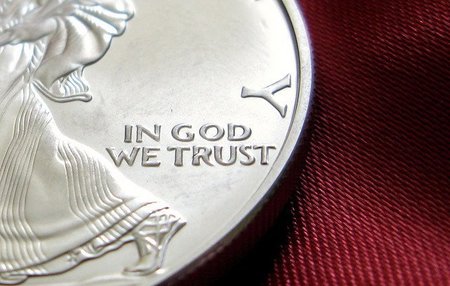 ¿Quien gana en la carrera por la devaluación de monedas?