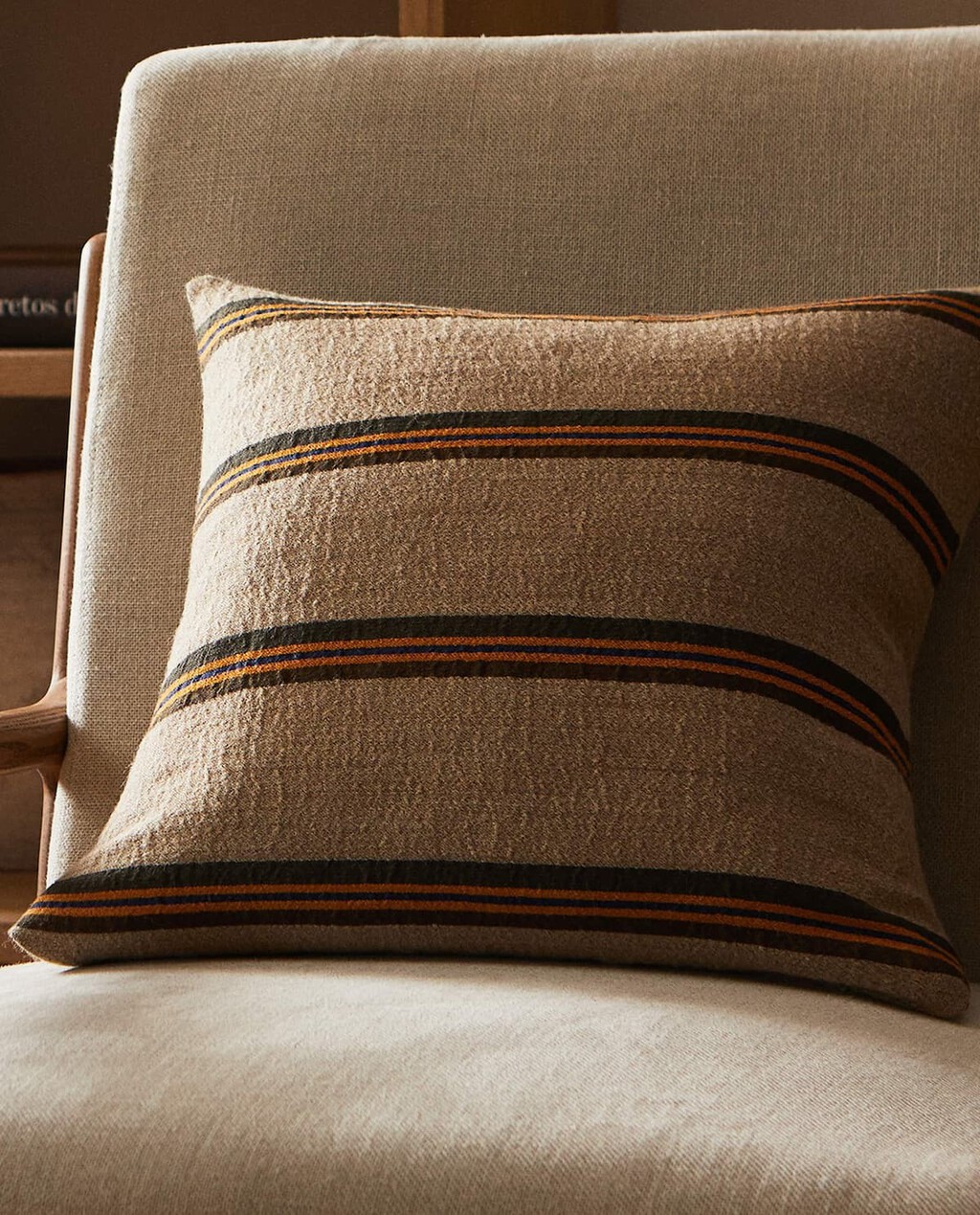 Nueve fundas de cojines de Zara Home que todavía encontramos en las