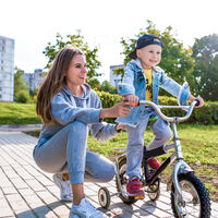 Así son los padres faro que guían como una luz a sus hijos: cinco señales para reconocerlos