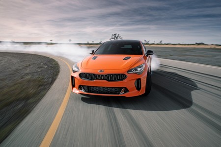 El KIA Stinger GTS quiere verte driftear con su dinámica más picante
