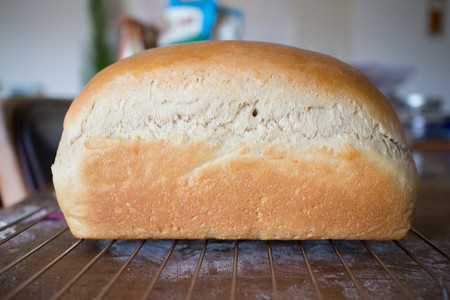 Pan blanco de caja. Receta sencilla para preparar en casa