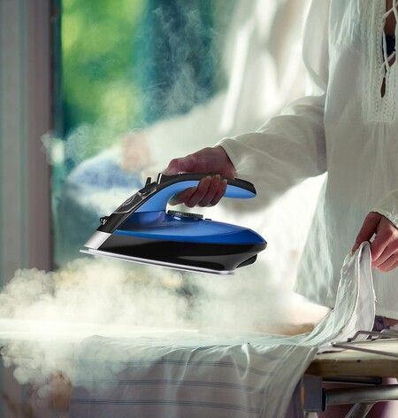 La plancha de vapor sin cable más vendida en Amazon es esta Rowenta prácticamente a precio mínimo hoy (por menos de 40 euros)