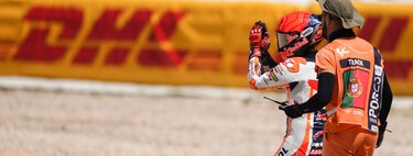 Marc Márquez se ha operado la mano, no correrá en Argentina... ¡y no tendrá que cumplir su sanción! 