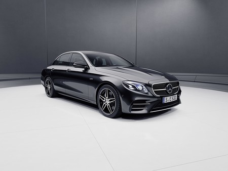 Nuevo motor de seis cilindros en línea y batería de 48V en el Mercedes-Benz E 53 AMG