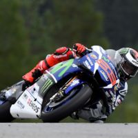 Jorge Lorenzo se quita la espina en los test de Brno, Alex Lowes se estrena sobre una MotoGP