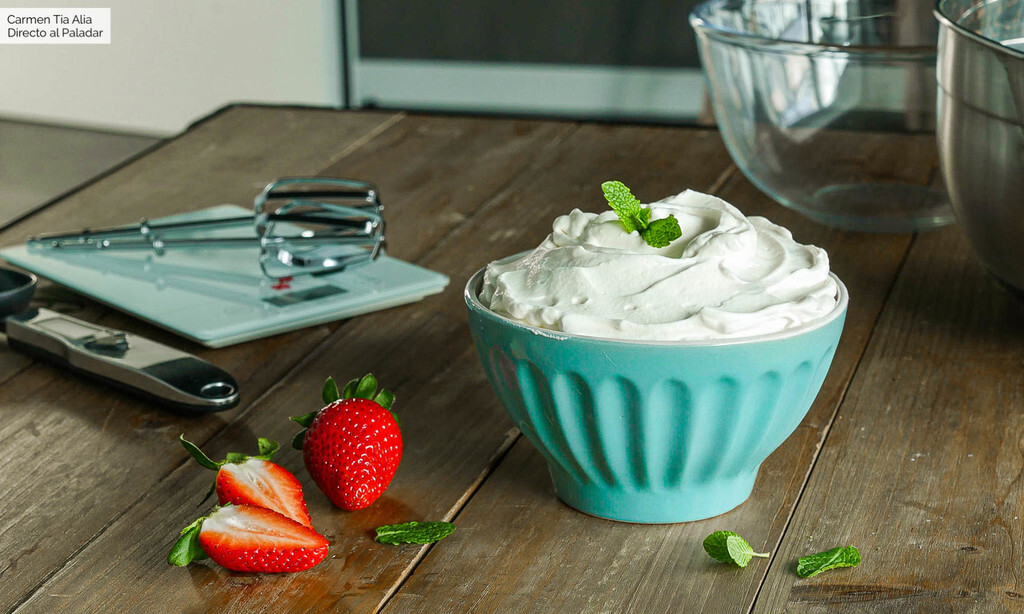 Cómo hacer nata montada montada casera y los utensilios que necesitas para que salga perfecta