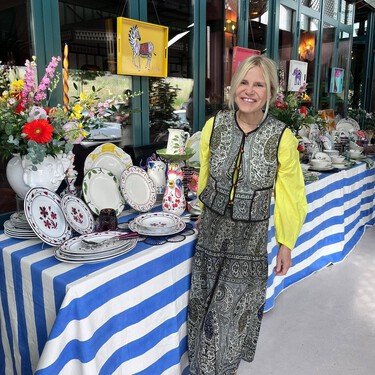 Minimalista y lleno de color, así es el piso de Eugenia Martínez de Irujo en Madrid en un emblemático edificio de la capital
