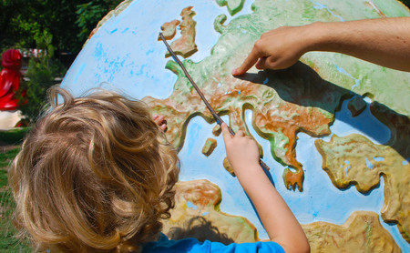 Cinco aplicaciones para que los niños aprendan geografía jugando