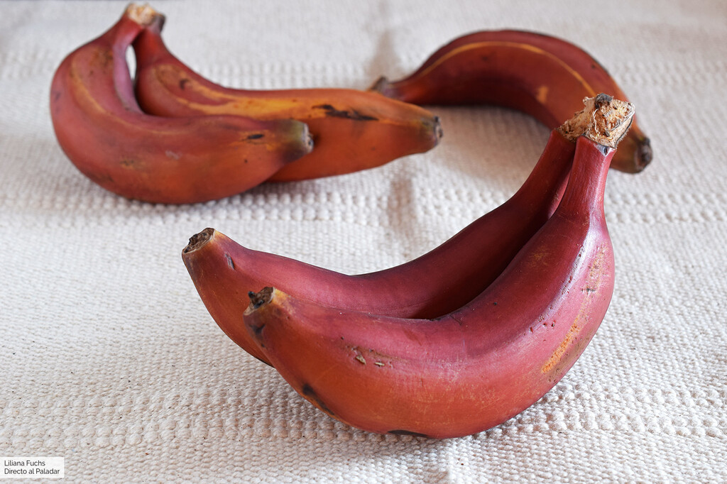 Probamos el plátano rojo la nueva variedad de banana que ha llegado al