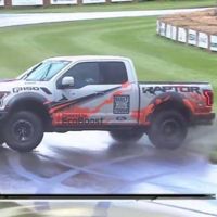 Video: tremenda patinada del ex-Stig Ben Collins a bordo de una F-150 SVT Raptor, en Goodwood