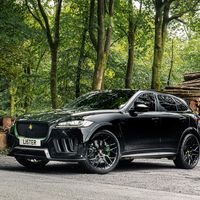 El Lister Stealth es el SUV inglés más rápido: un Jaguar F-Pace SVR de 666 CV, 314 km/h de punta y sólo 100 unidades