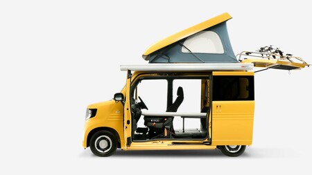 La adorable Honda N-Van Compo es una furgoneta camper que mide casi lo mismo que un Toyota Aygo