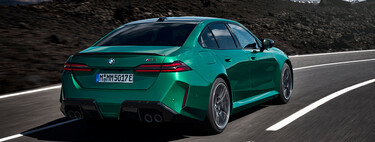 "Es hora de empezar a piratear los coches". BMW fracasó con los asientos calefactados por suscripción y ahora lo vuelve a intentar con la suspensión adaptativa del nuevo M5