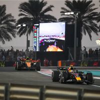 Por qué Lando Norris no fue penalizado por el adelantamiento por fuera de pista que le valió el mundial