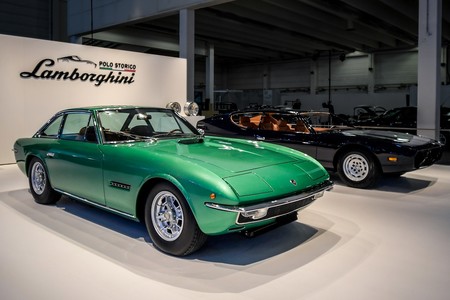 Lamborghini Polo Storico restaura dos de sus modelos más icónicos: Islero y Espada, para festejar su medio siglo de vida