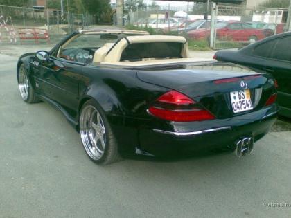 Mercedes SL destrozado