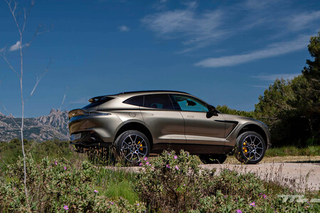 Aston Martin Dbx Prueba