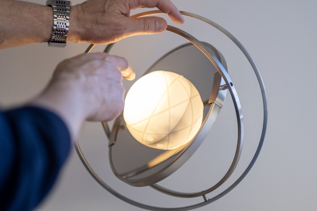 La nueva lámpara LED de IKEA no gasta luz: funciona con energía solar, puede cargar el móvil y la puedes usar como linterna 