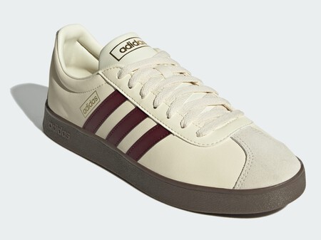 Por Menos De 50 Euros Adidas Tiene Las Zapatillas Vintage Mas Elegantes Color Hueso Para Tus Looks Old Money