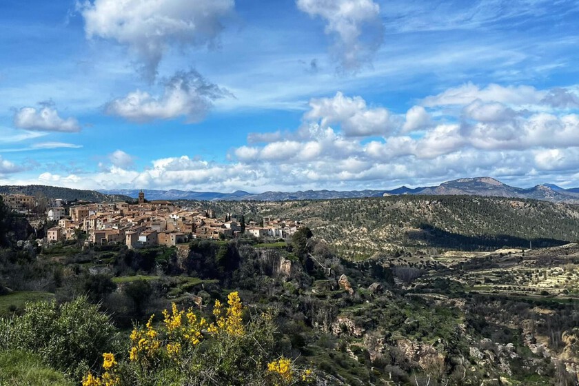Verde y medieval: el pueblo de Albacete lleno de mudéjar que es uno de los más bonitos de Castilla-La Mancha