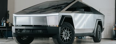 Elon Musk pensaba que su Cybertruck era "indestructible" . Pequeño problema: se le caen las ruedas 