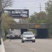 Una tienda de vapeadores ha cabreado a un pequeño ayuntamiento: está evitando que un radar ponga miles de multas al año