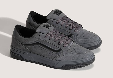 Son Elegantes Comodas Y Van Con Todo Estas Zapatillas De Gamuza Color Cemento De Vans Es El Unico Par Que Necesitas Para El Invierno